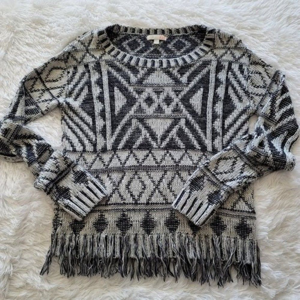 Gianni Bini Medium Fringe Hem Pullover Sweater – Cozy Boho Knit Top